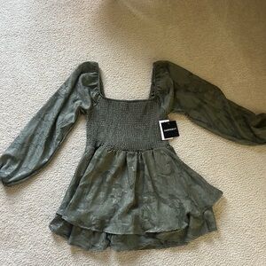 Harper & Ivy  Long Sleeve Smocked Romper